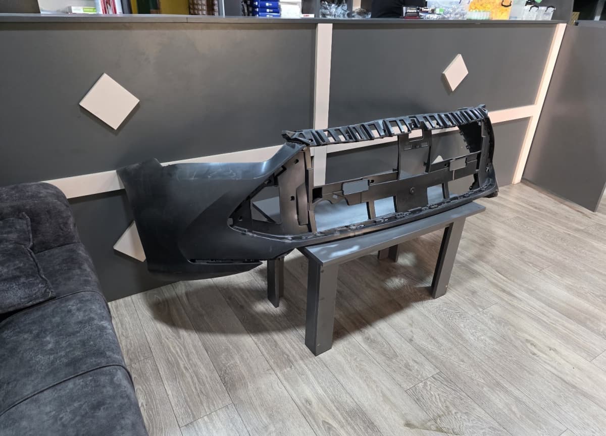 Ön bufer BYD Qin Plus