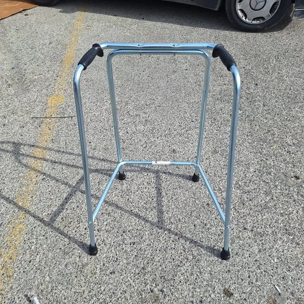 Yüngül Gəzinti Çərçivəsi (Walker)