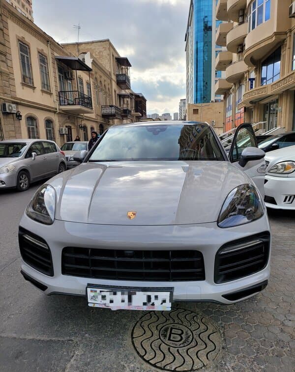 Avtomobil icarəsi Porsche Cayenne 2022