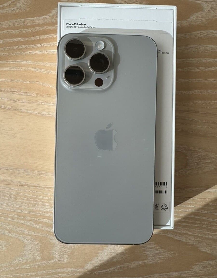 Apple iPhone 15 Pro Max, 8 GB