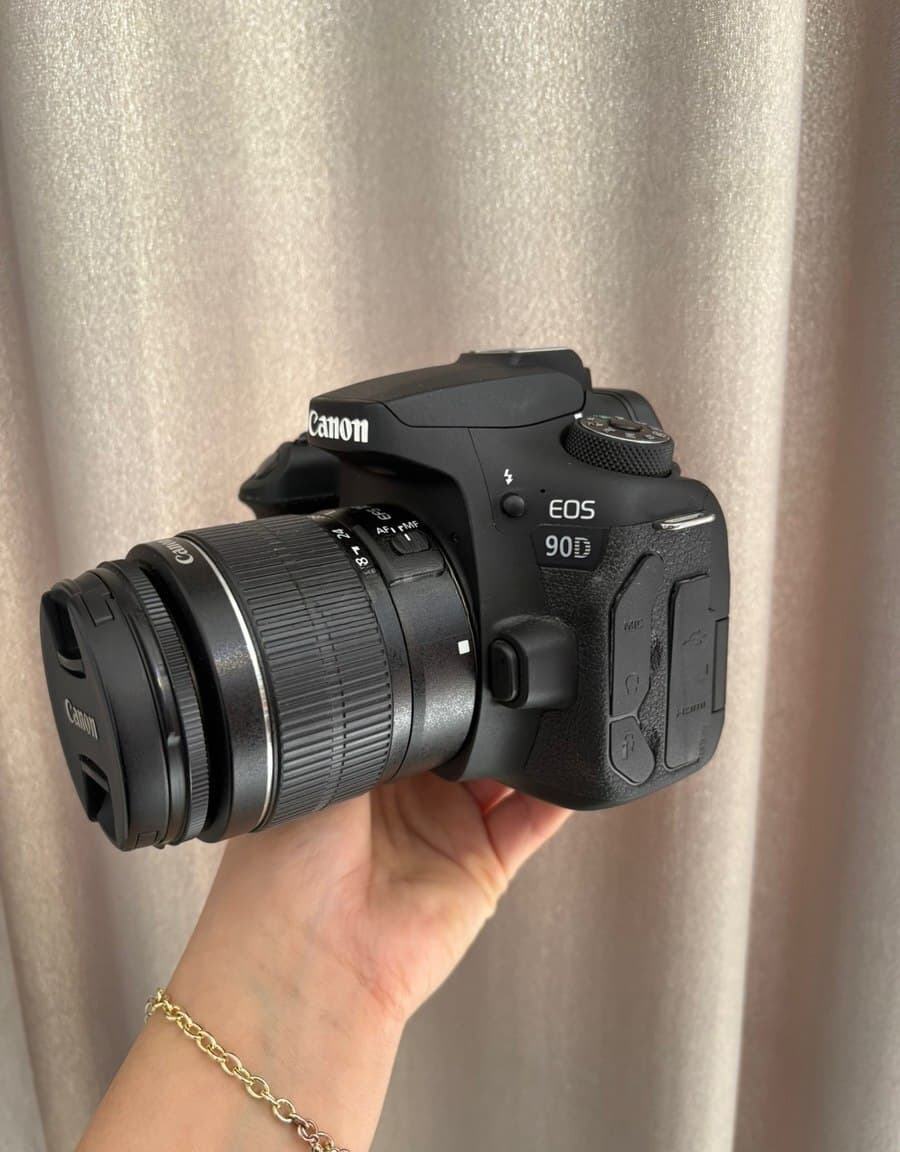 Fotoaparat Canon 90D + 18-55 mm lens