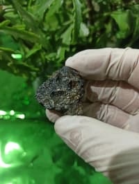 Təbii metal parıltılı mineral nümunəsi✨ — şəkil 14