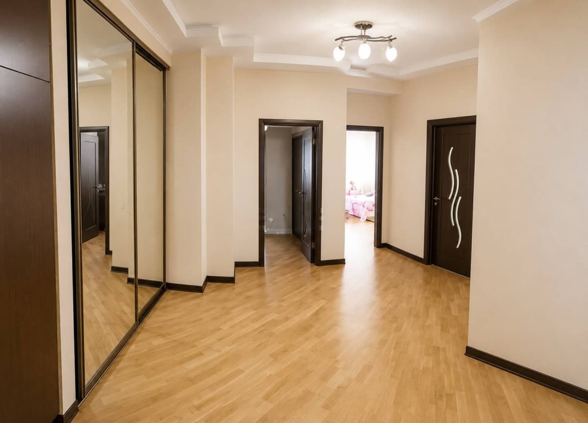 4 otaqlı mənzil 170 m² satılır