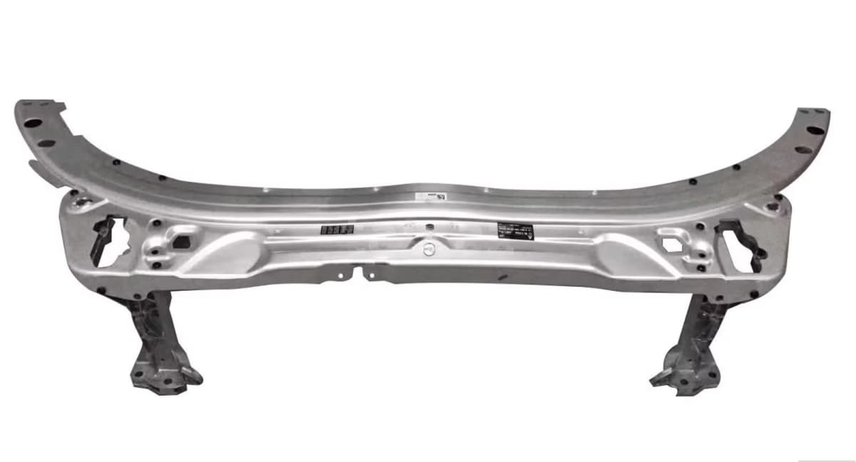 Radiatorun üst paneli Mercedes E-Class W213 2017-2019