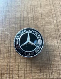 Radiator barmaqlığı emblemi Mercedes — şəkil 2