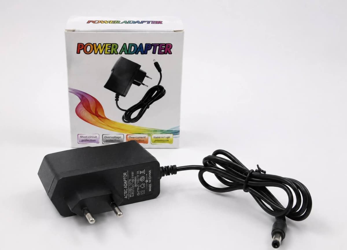 Adapter 12V/1A