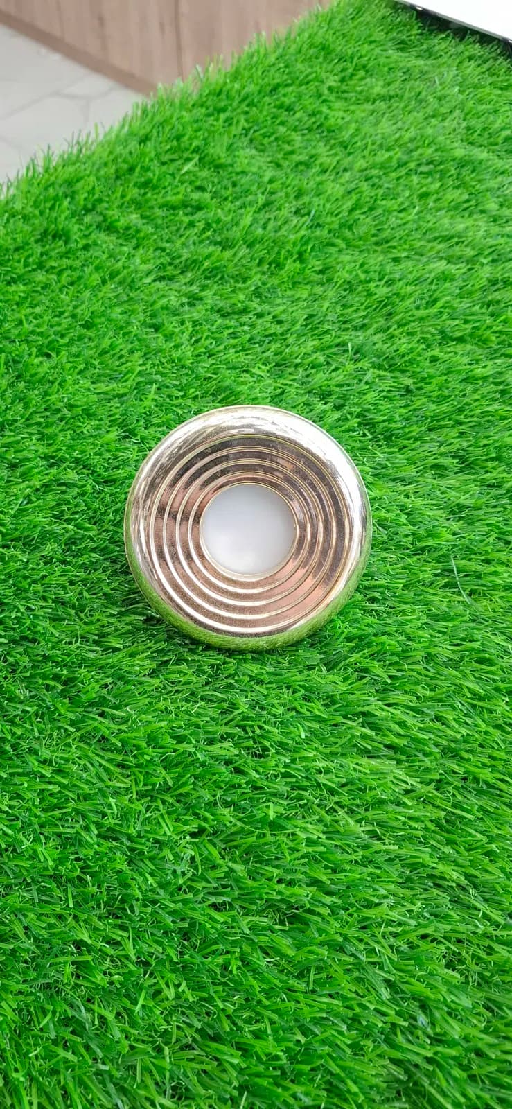 LED lampa, Qızılı rəng