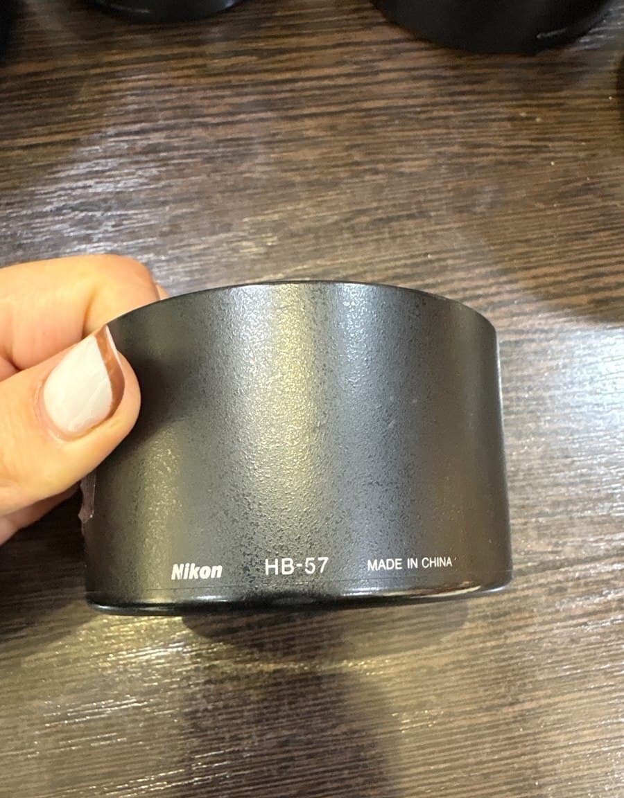 Blenda Nikon HB-57