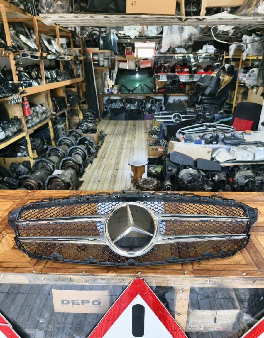 Radiator barmaqlığı Mercedes W205
