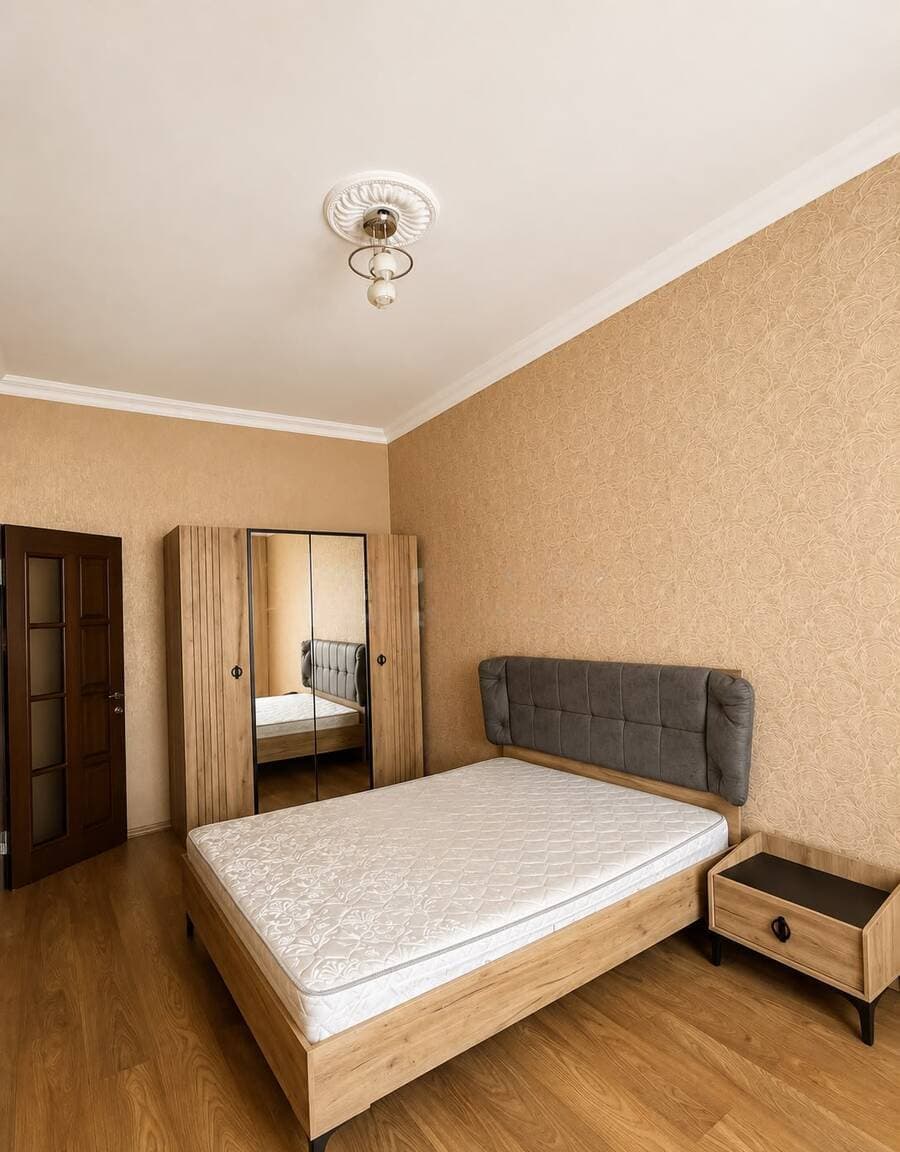 2 otaqlı mənzil 66 m² kirayə verilir