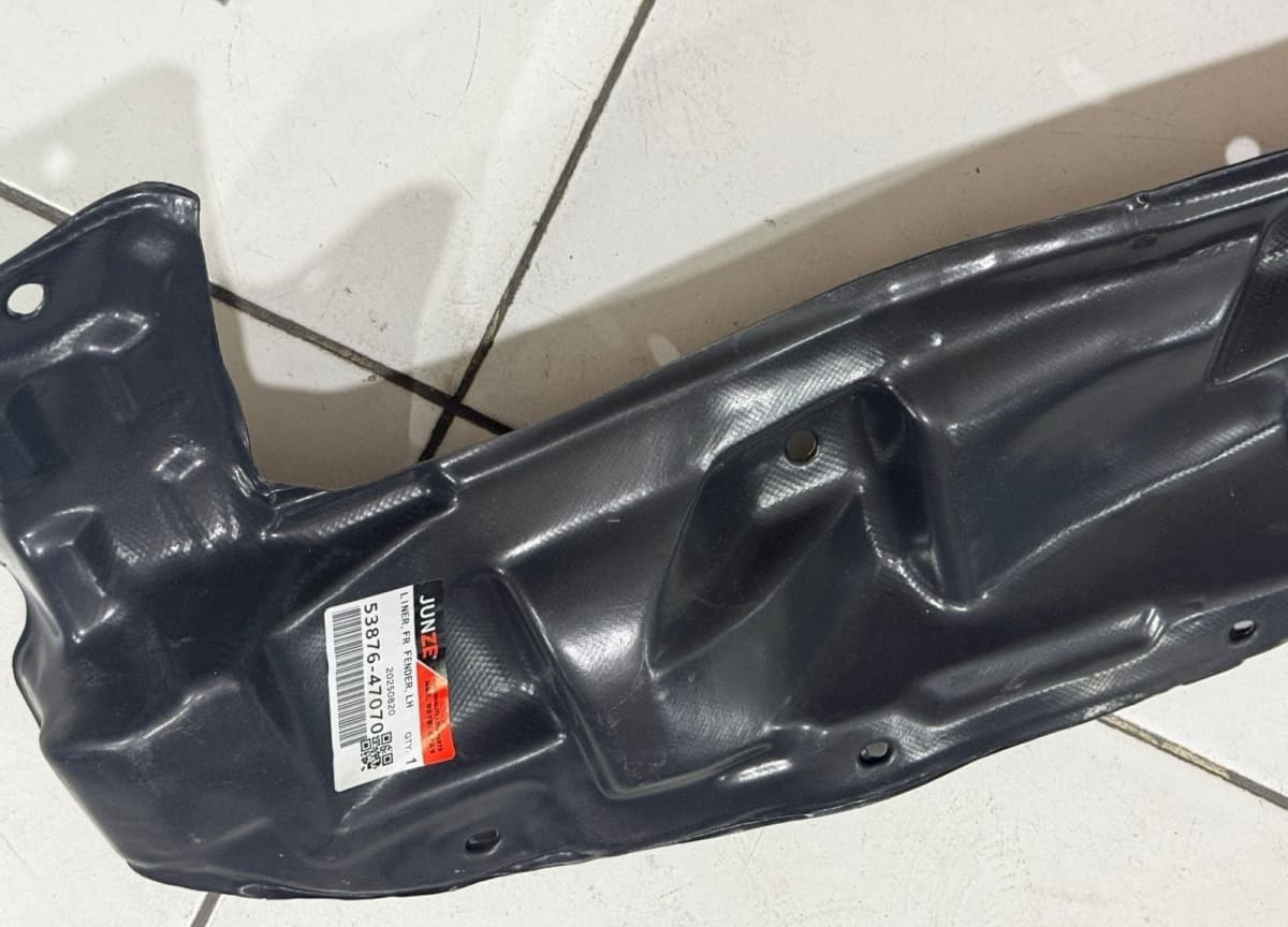 Qanadaltlığı Toyota Prius 30 (53876-47070)