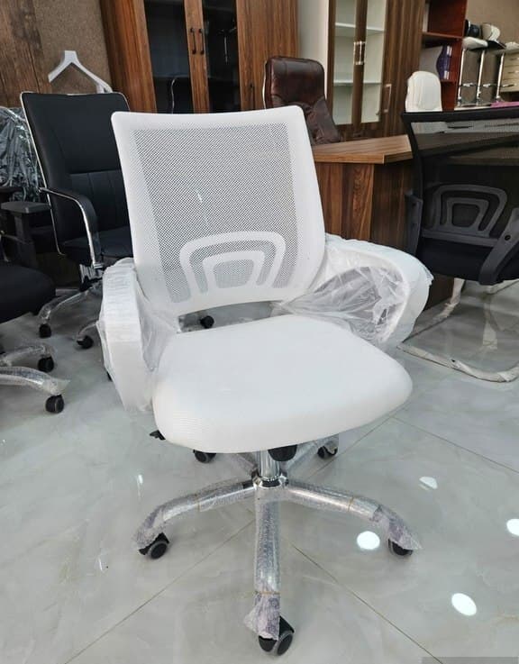 Ağ rəng, Ofis üçün kreslo