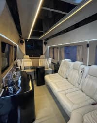 Mikroavtobus icarəsi Mercedes Sprinter VIP — şəkil 1