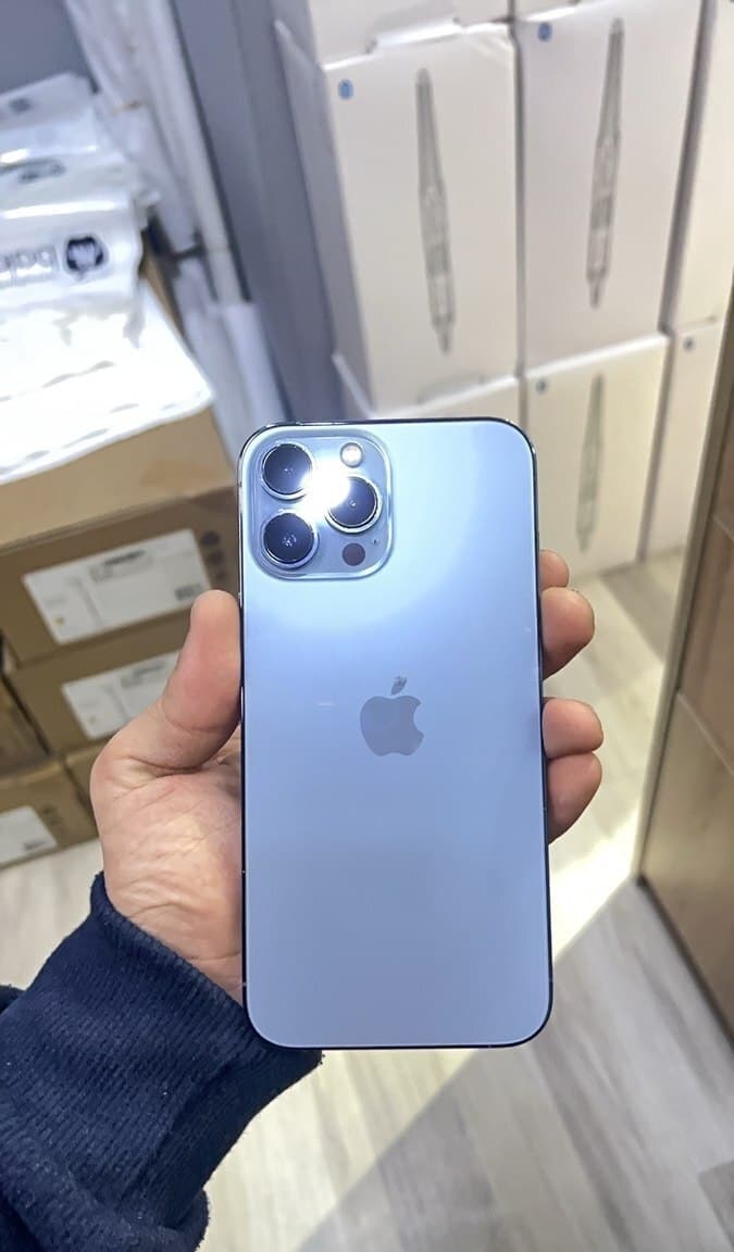 Apple iPhone 13 Pro Max, 6 GB