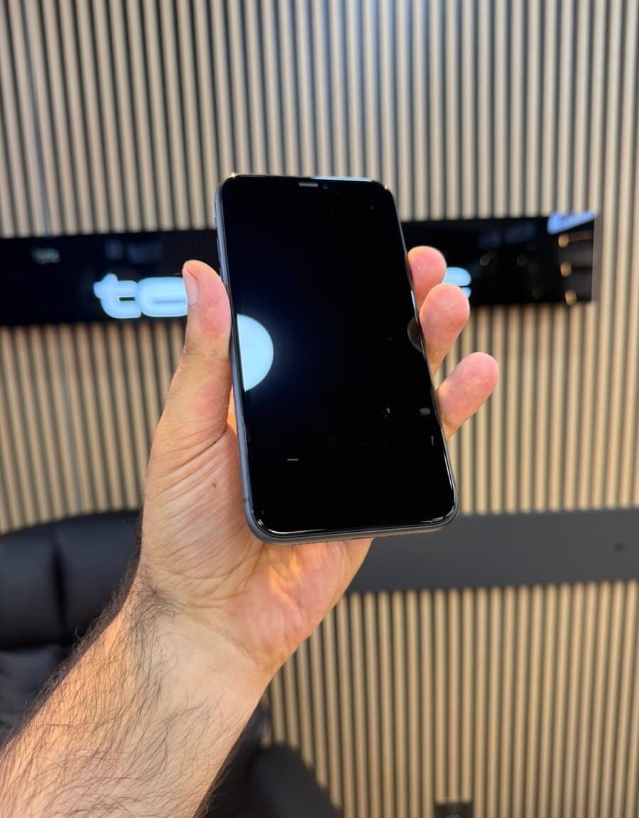 Apple iPhone 11, 4 GB