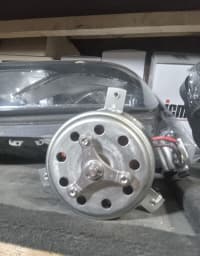Radiatorun pəri Mercedes W211 — şəkil 2