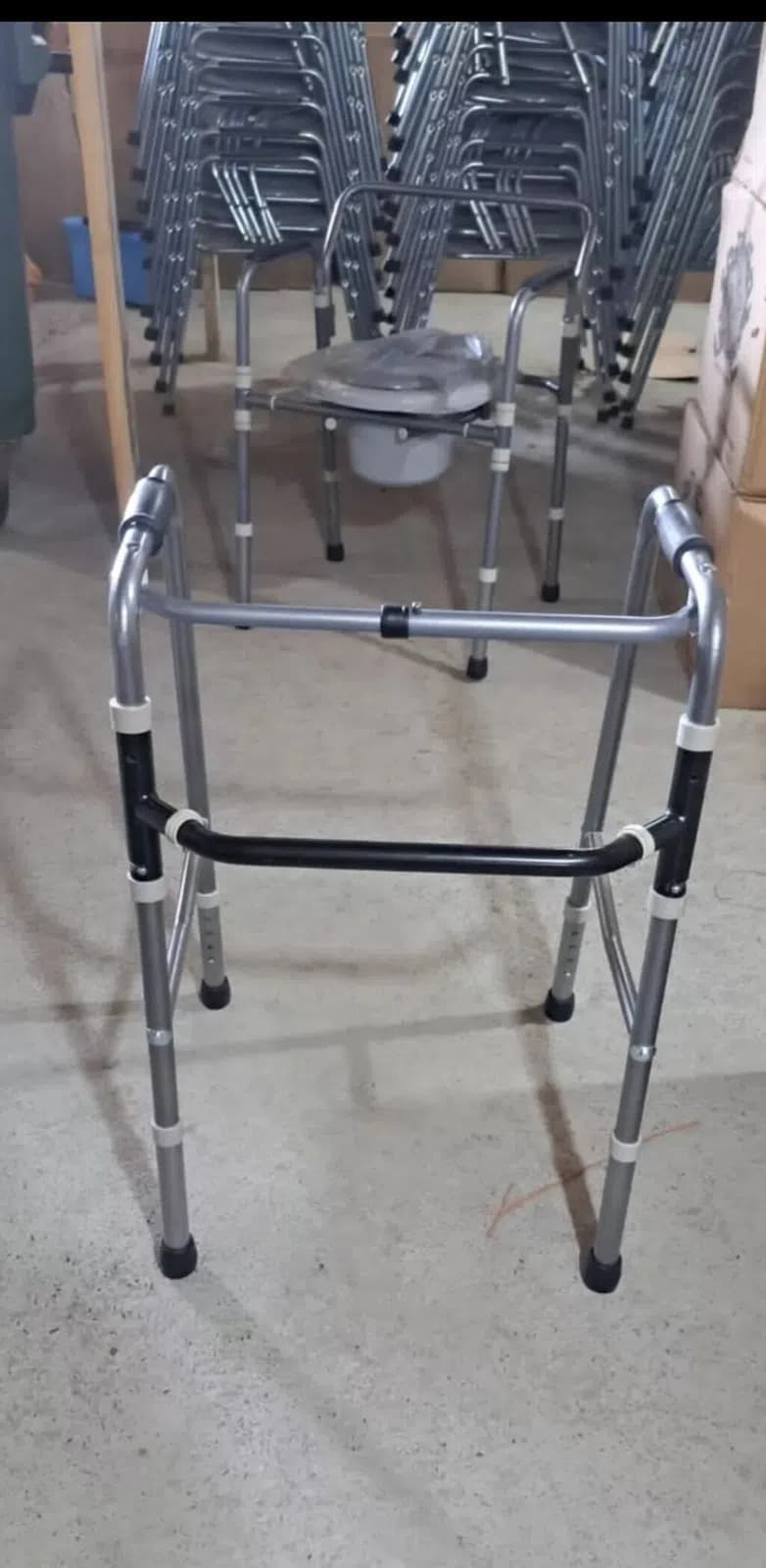 Ağır çəkilər üçün tibbi yürütücü (rollator)