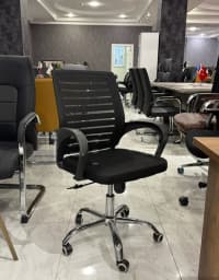 Qara rəng, Ofis üçün kreslo — şəkil 1