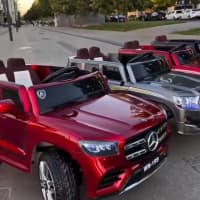 Uşaqlar üçün elektrikli və mexaniki oyuncaq avtomobillər — şəkil 19
