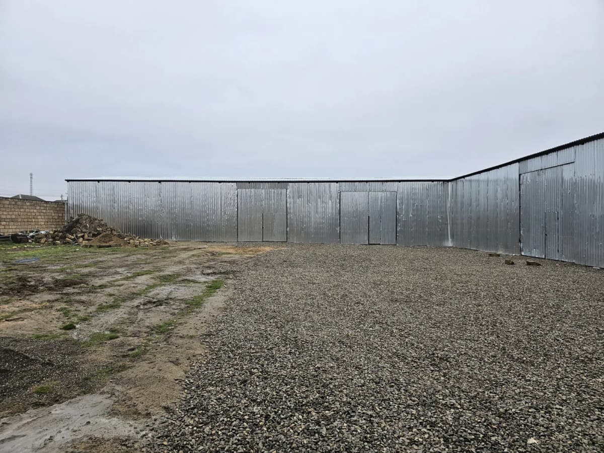 700 m² sahəsi olan anbar kirayə verilir