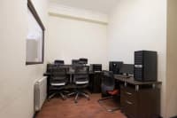 7 otaqlı ofis 200 m² satılır — şəkil 15