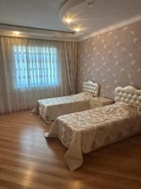 9 otaqlı həyət evi 600 m² satılır — şəkil 7