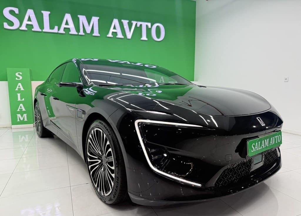 Avatr 12, 2025 il, 18100 km, 1500 L
