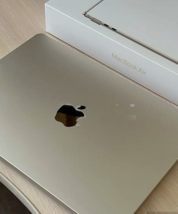 Apple markalı notbuk, Boz rəng