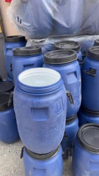 Qidaya yararlı plastik və metal bidonlar — şəkil 13