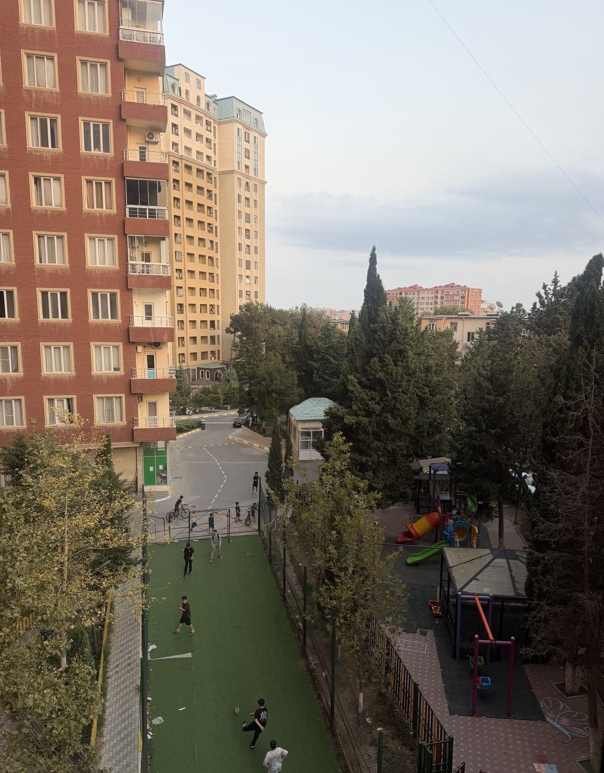3 otaqlı mənzil 127 m² satılır