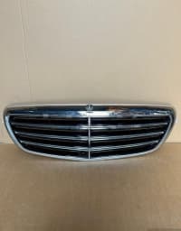 Radiator barmaqlığı Mercedes W213 Maybach 2021 — şəkil 12