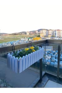 Balkon üçün Asma Dibçək (Çəpər Dizaynlı) — şəkil 1