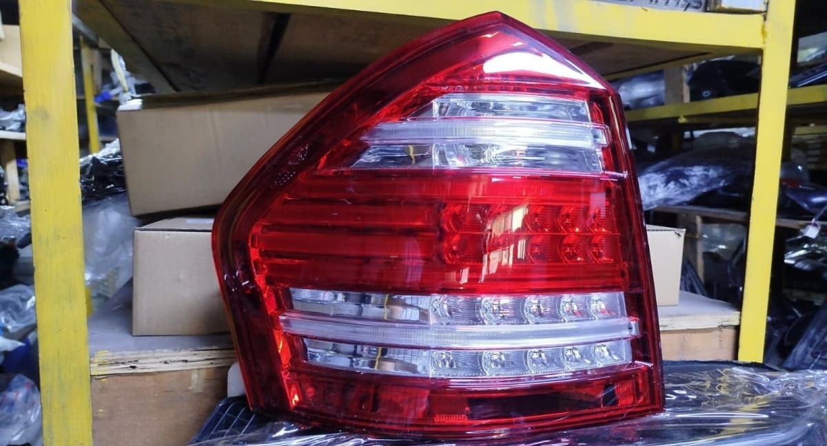 Arxa stop işığı Mercedes GL 164