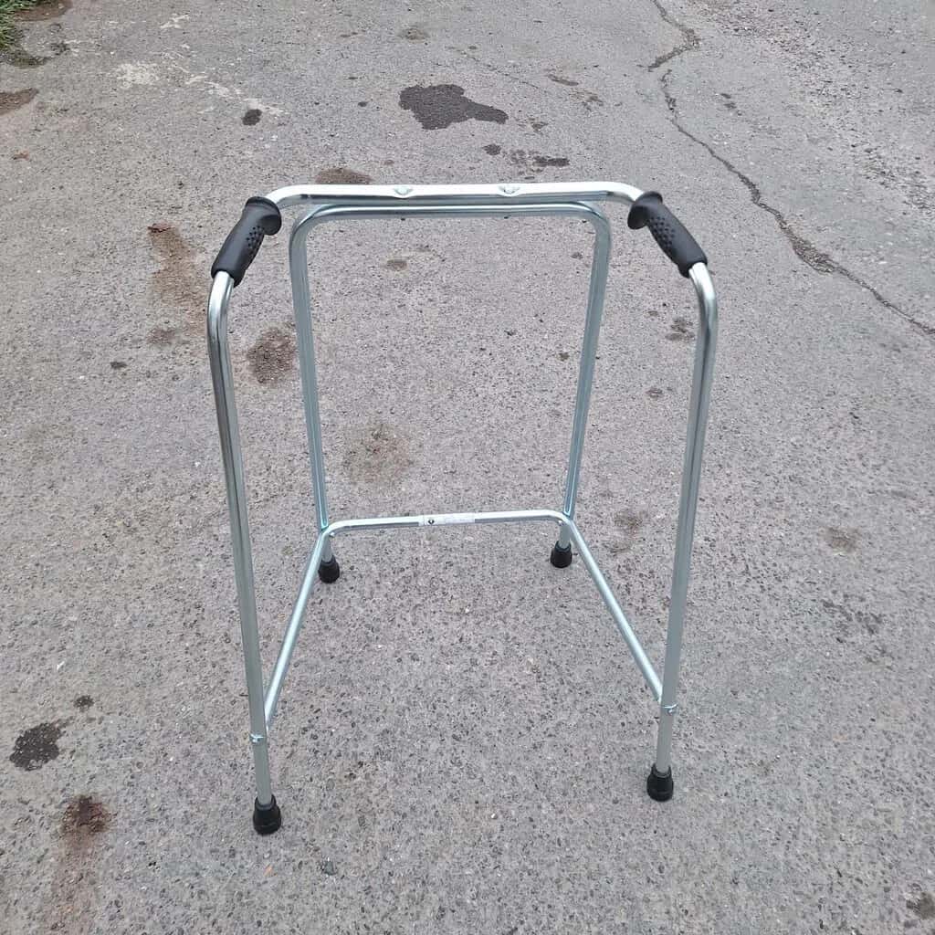 Walking frame (Walker) for patients - Tenderyard