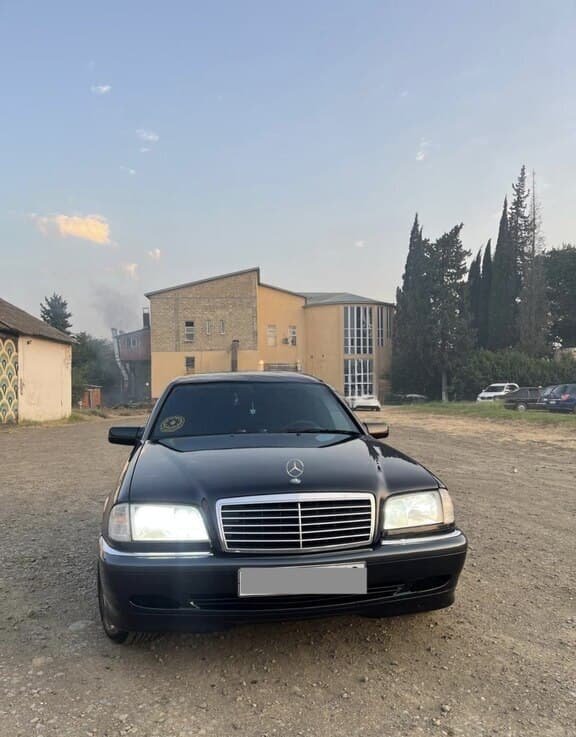 Mercedes C 240, 2000 il, 300000 km, 2400 L