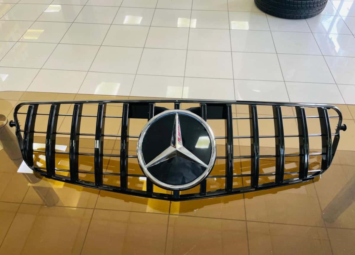 Radiator barmaqlığı Mercedes C-Class W204 GTR - Tenderyard
