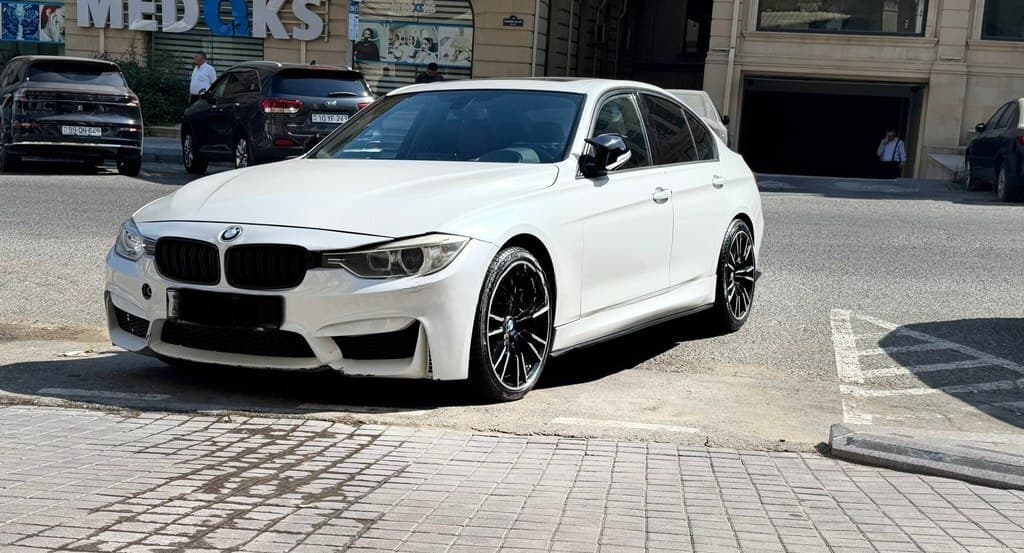 BMW 328, 2012 il, 299000 km, 2 L