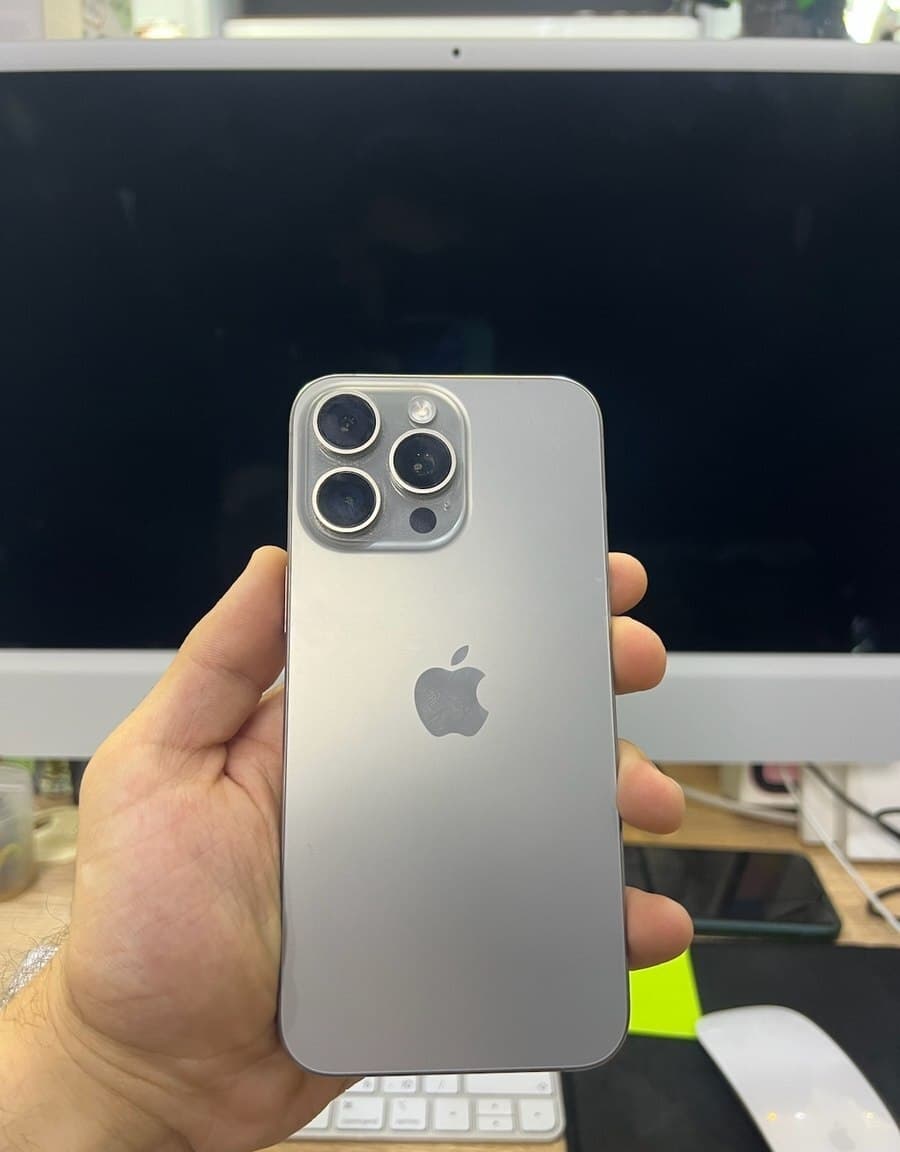 Apple iPhone 15 Pro Max, 8 GB