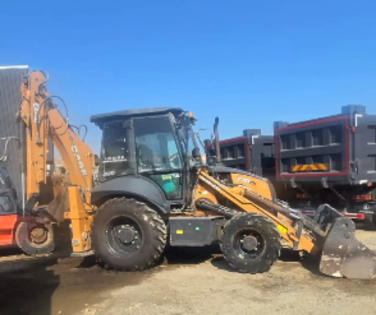 Ekskavator yükləyici Case 770FX, 2022 il