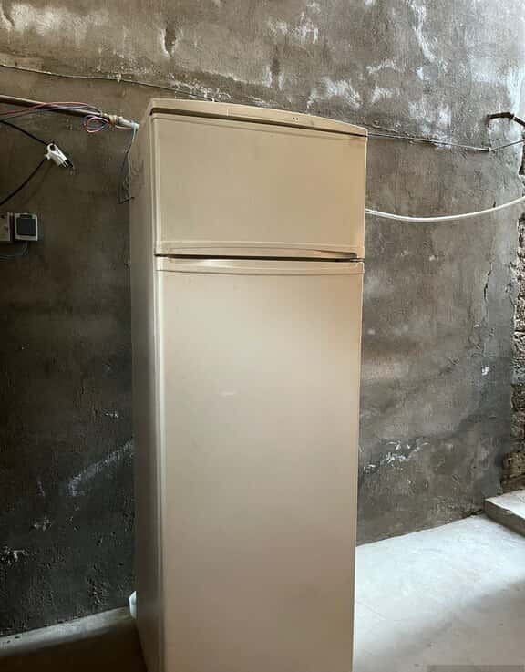 Indesit refrigerator - Tenderyard