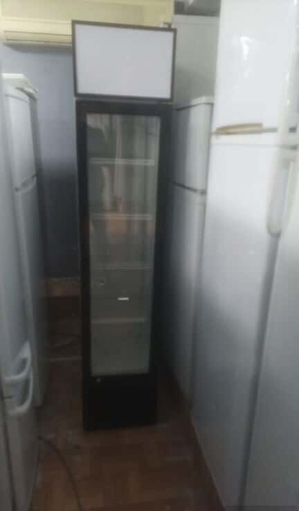 Refrigerated display case - Tenderyard