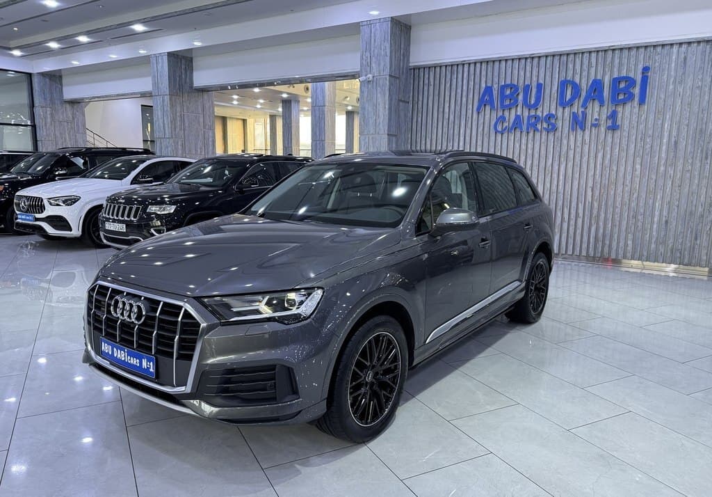 Audi Q7, 2023 il, 32000 km, 3000 L