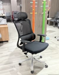 Qara rəng, Ofis üçün kreslo — şəkil 1