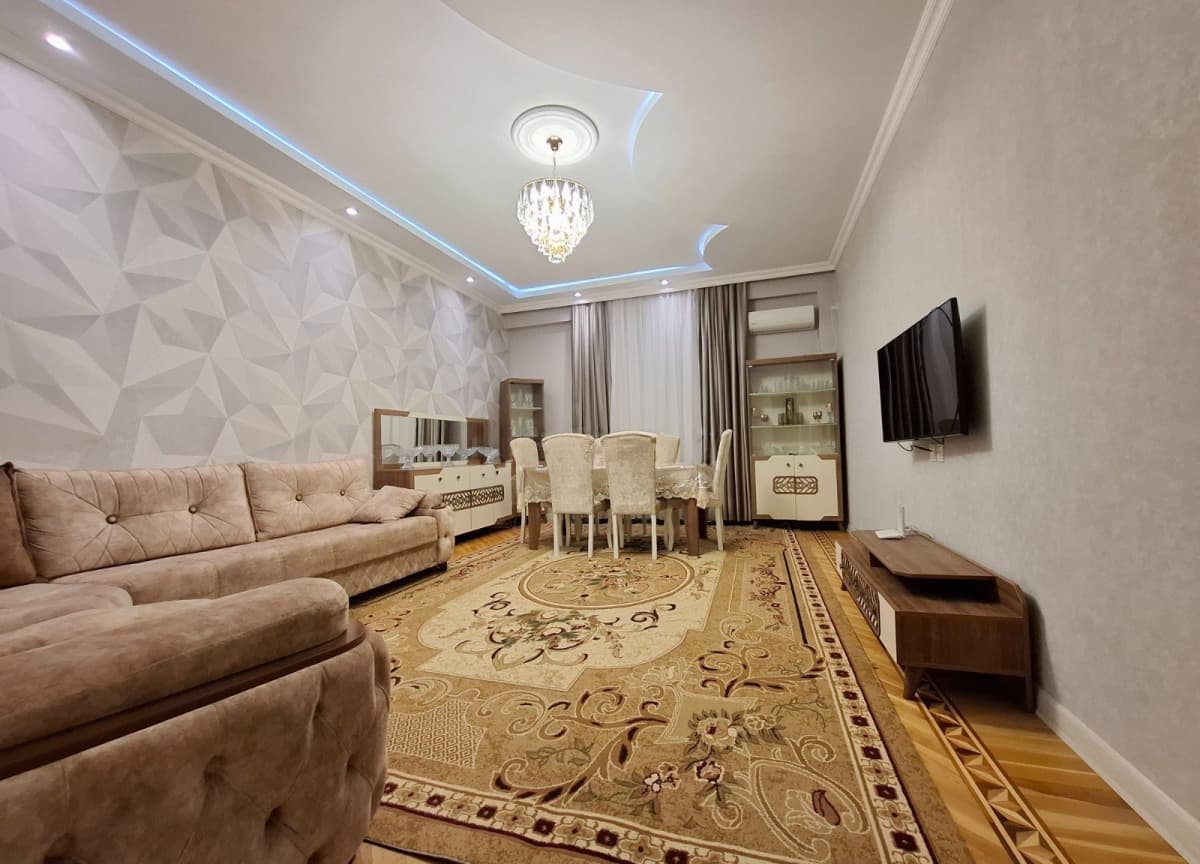 2 otaqlı mənzil 70 m² satılır
