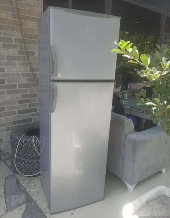 Indesit refrigerator - Tenderyard