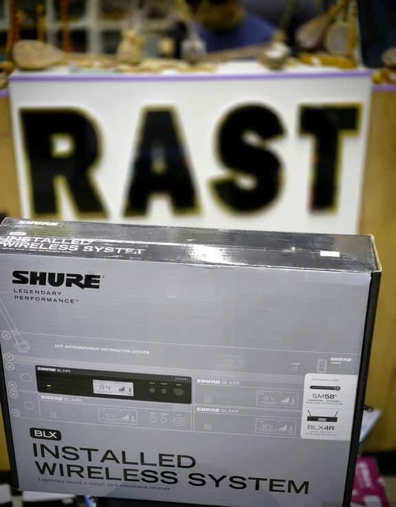 Беспроводной микрофон Shure BLX-4R - Tenderyard