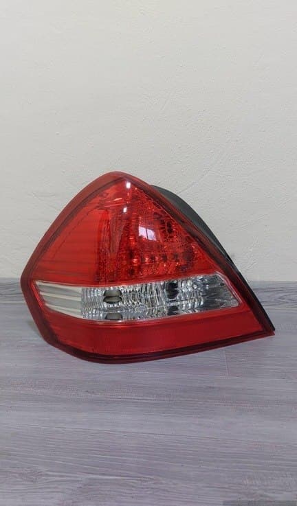 Stop işığı Nissan Tiida