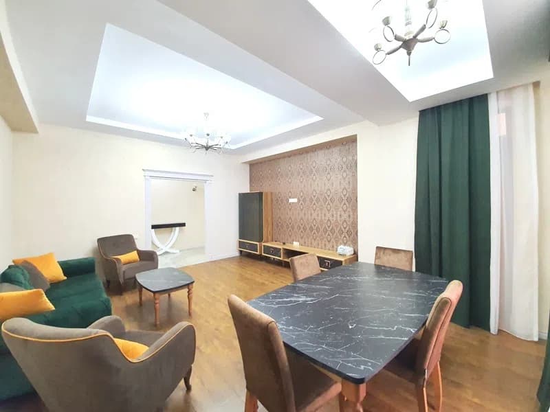 3 otaqlı mənzil 140 m² satılır