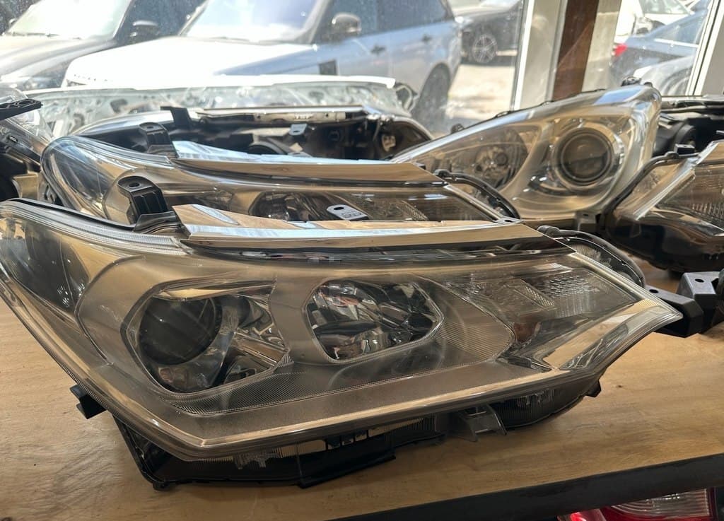 Fara və stop işıqları Toyota Fielder, Prius, Aqua