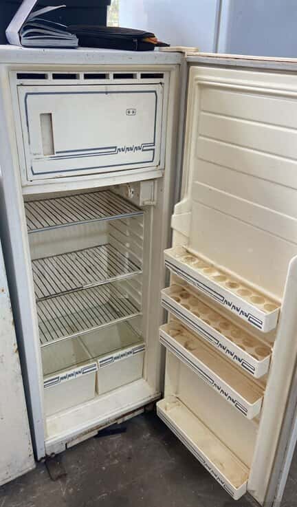 Indesit refrigerator - Tenderyard